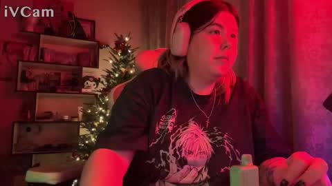 Snapshot of endless_voice_ chatting on 12-22-25, 10:34 endless_voice_ online show from 12-22-25, 10:34