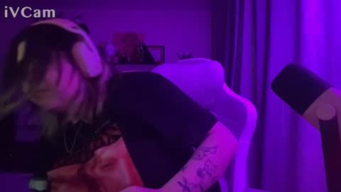 Snapshot of endless_voice_ chatting on 01-06-26, 10:30 endless_voice_ online show from 01-06-26, 10:30