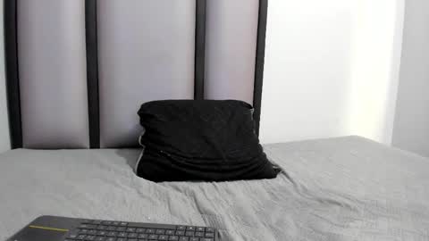 endrick_23 online show from 04-19-26, 06:10