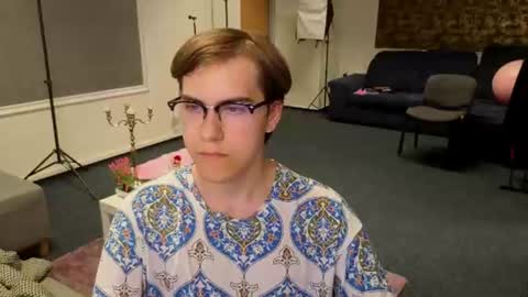 Snapshot of endycarter chatting on 07-16-26, 01:50 Endy online show from 07-16-26, 01:50