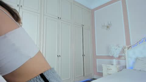 Sofia online show from 02-11-25, 06:44