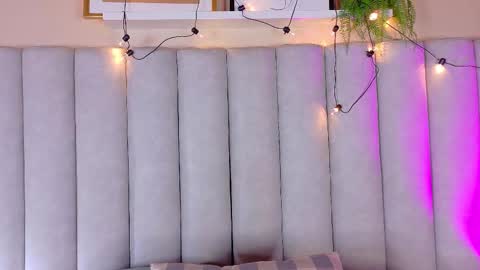 Snapshot of engelstone_ chatting on 10-22-25, 07:35 E N G E L online show from 10-22-25, 07:35