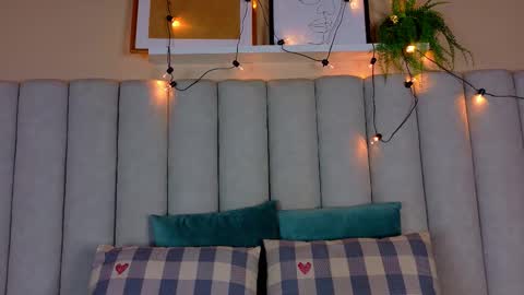 Snapshot of engelstone_ chatting on 10-27-25, 07:40 E N G E L online show from 10-27-25, 07:40