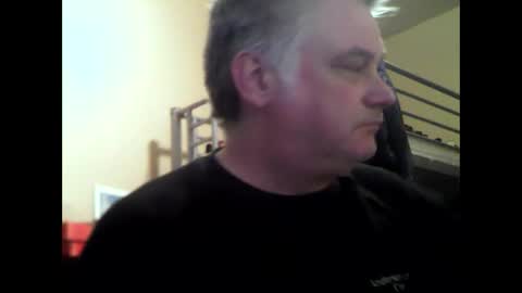 Snapshot of englishguysurrey chatting on 10-26-25, 06:30 englishguysurrey online show from 10-26-25, 06:30