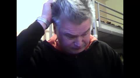 Snapshot of englishguysurrey chatting on 10-29-25, 07:10 englishguysurrey online show from 10-29-25, 07:10