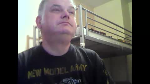 Snapshot of englishguysurrey chatting on 11-23-25, 07:30 englishguysurrey online show from 11-23-25, 07:30