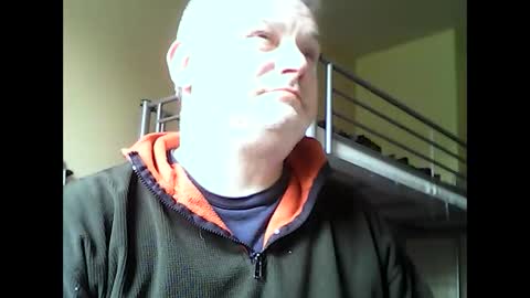 Snapshot of englishguysurrey chatting on 05-08-26, 01:38 englishguysurrey online show from 05-08-26, 01:38