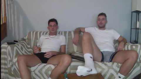 Snapshot of englishladxxx chatting on 09-19-25, 08:53 Englishladxxx online show from 09-19-25, 08:53