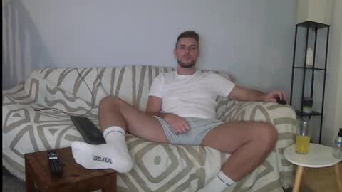 Snapshot of englishladxxx chatting on 10-16-25, 01:39 Englishladxxx online show from 10-16-25, 01:39