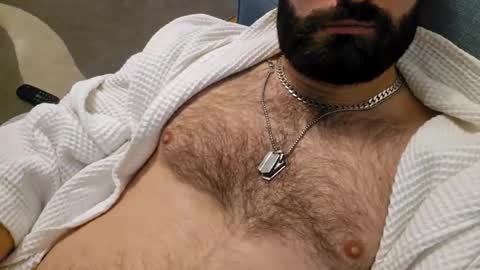 Snapshot of englishphatcock chatting on 11-19-25, 12:43 Happy online show from 11-19-25, 12:43