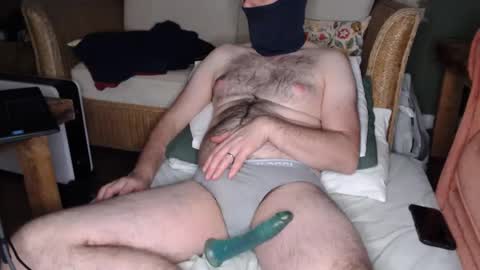 Snapshot of englishshyguyuk chatting on 01-08-26, 08:11 englishshyguyuk online show from 01-08-26, 08:11