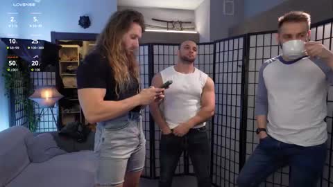 Johnny online show from 11-27-25, 04:09