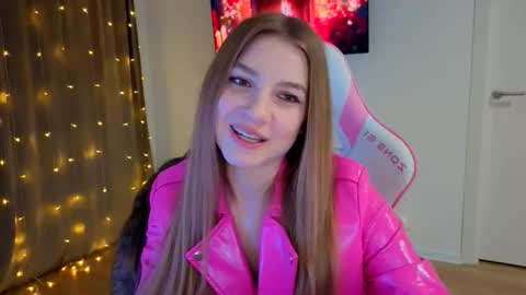 Snapshot of enjoyeverymoment_ chatting on 02-08-26, 02:04 enjoyeverymoment_ online show from 02-08-26, 02:04