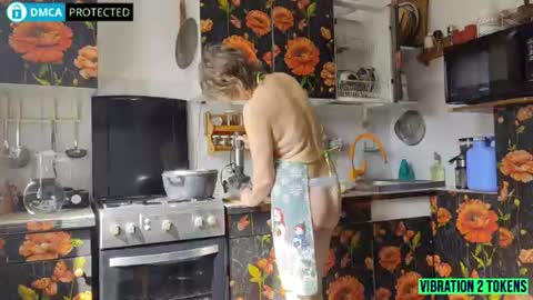 Snapshot of enjoymomentsunshine chatting on 07-10-26, 06:07 Angel-wife 53 yrs and Eruption- husband 39 yrs online show from 07-10-26, 06:07