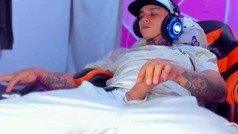 Snapshot of enjoymycock99 chatting on 03-20-26, 04:50 enjoymycock99 online show from 03-20-26, 04:50