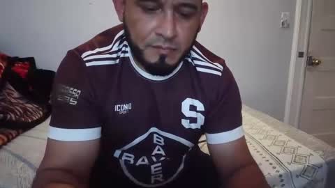 Snapshot of enri1212 chatting on 06-20-26, 05:27 enri1212 online show from 06-20-26, 05:27