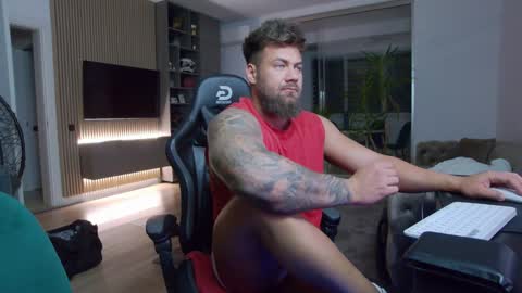 Erik online show from 02-06-25, 06:24