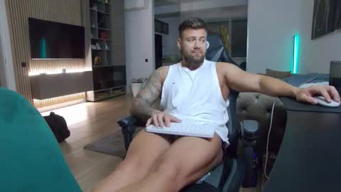 Erik online show from 10-27-25, 07:40