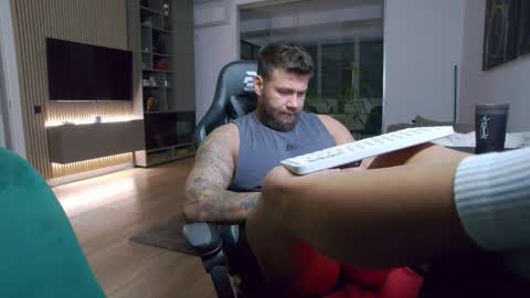 Erik online show from 11-09-25, 07:12