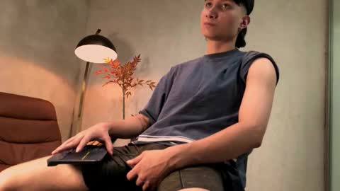 enzo_steel online show from 11-23-25, 08:19