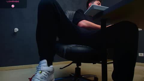 EnzoRace online show from 11-02-25, 06:38