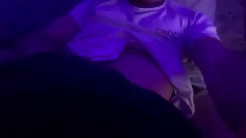 Snapshot of enzozeg1211 chatting on 01-12-26, 06:35 enzozeg1211 online show from 01-12-26, 06:35