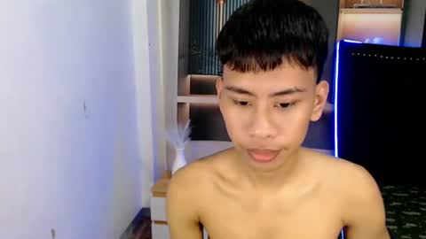 Snapshot of eouae chatting on 06-24-26, 06:18 ask me online show from 06-24-26, 06:18