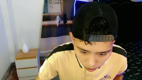 Snapshot of eouae chatting on 07-02-26, 10:10 ask me online show from 07-02-26, 10:10