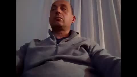 Snapshot of epu17 chatting on 10-19-25, 06:19 epu17 online show from 10-19-25, 06:19