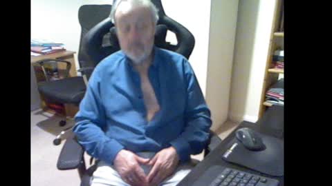 Snapshot of erasmus_d chatting on 12-01-24, 05:46 erasmus_d online show from 12-01-24, 05:46