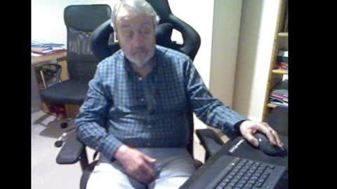 Snapshot of erasmus_d chatting on 12-02-24, 06:21 erasmus_d online show from 12-02-24, 06:21