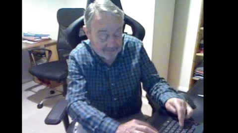Snapshot of erasmus_d chatting on 12-09-24, 06:03 erasmus_d online show from 12-09-24, 06:03
