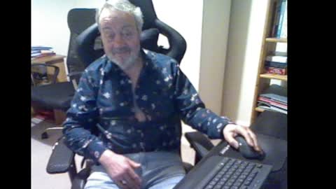 Snapshot of erasmus_d chatting on 12-21-24, 06:34 erasmus_d online show from 12-21-24, 06:34