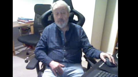Snapshot of erasmus_d chatting on 12-30-24, 05:44 erasmus_d online show from 12-30-24, 05:44