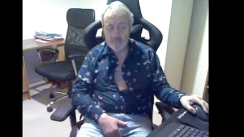 Snapshot of erasmus_d chatting on 12-31-24, 06:13 erasmus_d online show from 12-31-24, 06:13