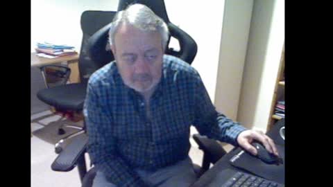 Snapshot of erasmus_d chatting on 01-01-25, 06:06 erasmus_d online show from 01-01-25, 06:06