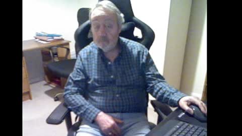 Snapshot of erasmus_d chatting on 01-27-25, 06:09 erasmus_d online show from 01-27-25, 06:09