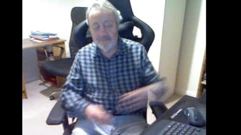 Snapshot of erasmus_d chatting on 01-29-25, 07:32 erasmus_d online show from 01-29-25, 07:32