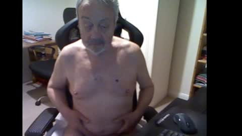 Snapshot of erasmus_d chatting on 03-06-25, 11:20 erasmus_d online show from 03-06-25, 11:20