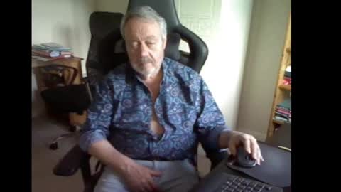Snapshot of erasmus_d chatting on 03-08-25, 05:43 erasmus_d online show from 03-08-25, 05:43