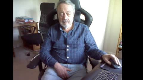 Snapshot of erasmus_d chatting on 03-11-25, 05:46 erasmus_d online show from 03-11-25, 05:46