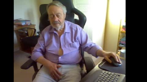 Snapshot of erasmus_d chatting on 09-15-25, 05:35 erasmus_d online show from 09-15-25, 05:35