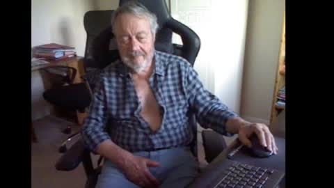 Snapshot of erasmus_d chatting on 09-25-25, 05:49 erasmus_d online show from 09-25-25, 05:49