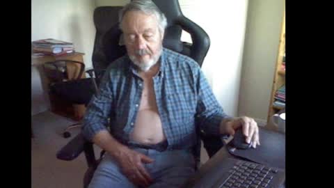 Snapshot of erasmus_d chatting on 09-30-25, 05:40 erasmus_d online show from 09-30-25, 05:40