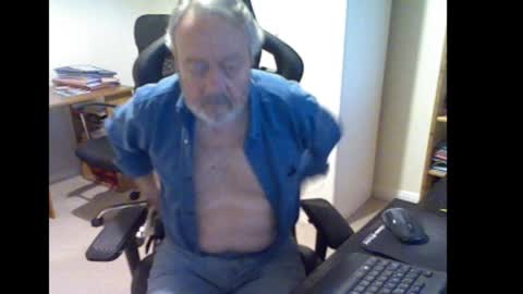 Snapshot of erasmus_d chatting on 10-20-25, 05:13 erasmus_d online show from 10-20-25, 05:13