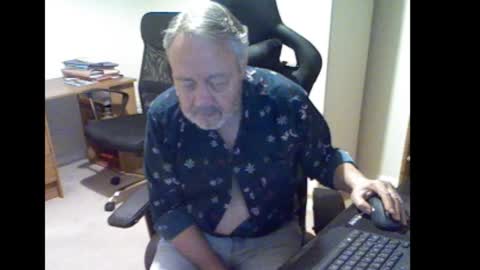 erasmus_d online show from 10-28-25, 05:26