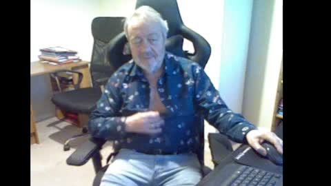 erasmus_d online show from 03-28-26, 06:40