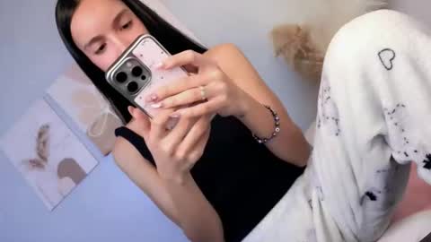 Snapshot of eres_guapa chatting on 05-12-26, 05:04 Elisa online show from 05-12-26, 05:04