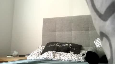 eric123754216 online show from 05-11-26, 04:04
