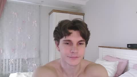 Eric Crush online show from 04-17-26, 04:04